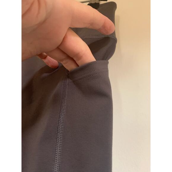 Victoria's Secret Size 4 Grayish Purple Ankle Leggings with Pockets - Picture 6 of 6